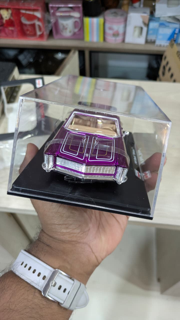 1:24 Maisto 1965 Buick RIVIERA Diecast car (acrylic box packing)
