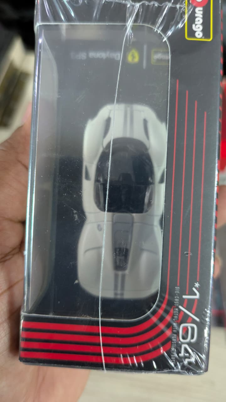 1:64 bburago Ferrari Daytona SP3 Diecast car (acrylic box packing)