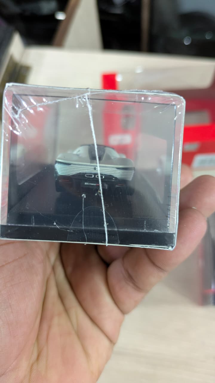 1:64 bburago Ferrari Daytona SP3 Diecast car (acrylic box packing)