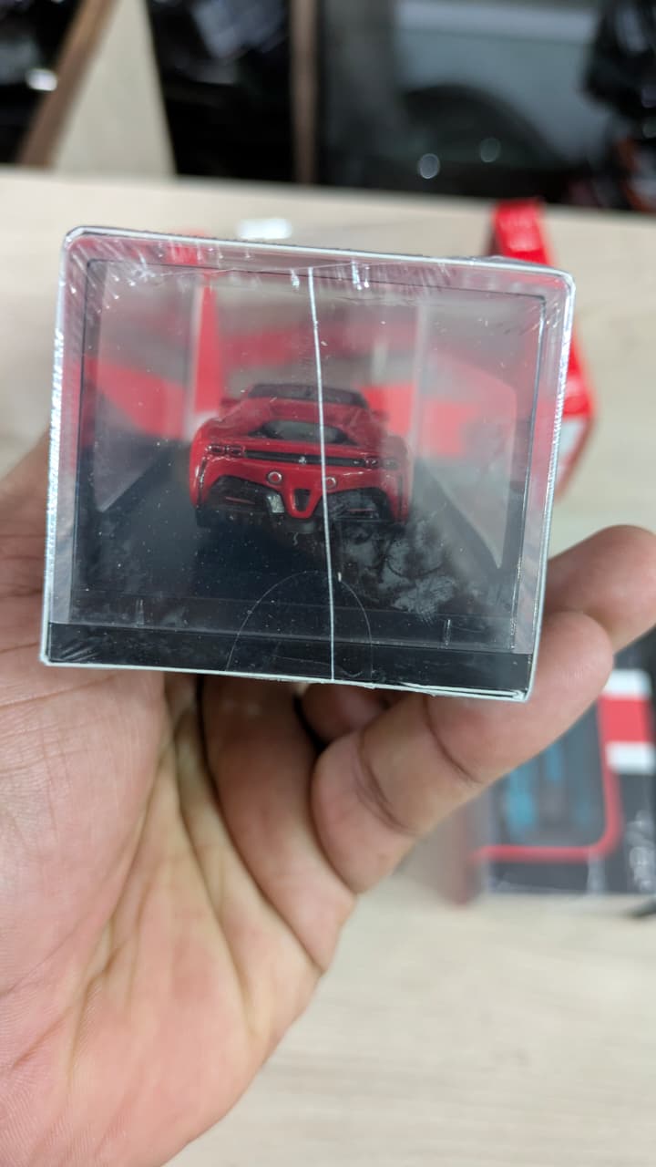 1:64 bburago Ferrari sf90 stradale Diecast (acrylic box packing)