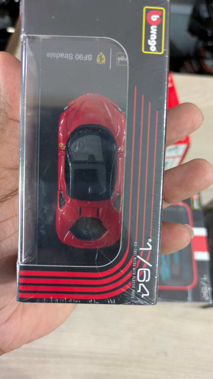 1:64 bburago Ferrari sf90 stradale Diecast (acrylic box packing)