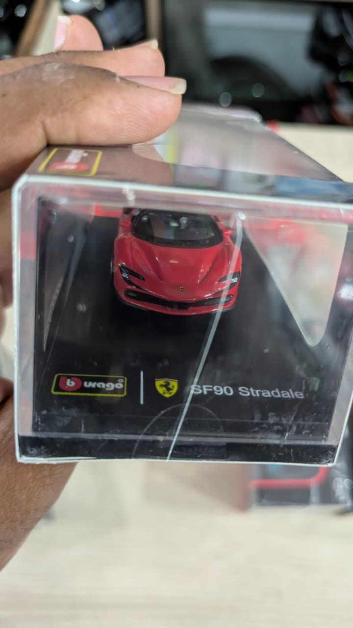 1:64 bburago Ferrari sf90 stradale Diecast (acrylic box packing)