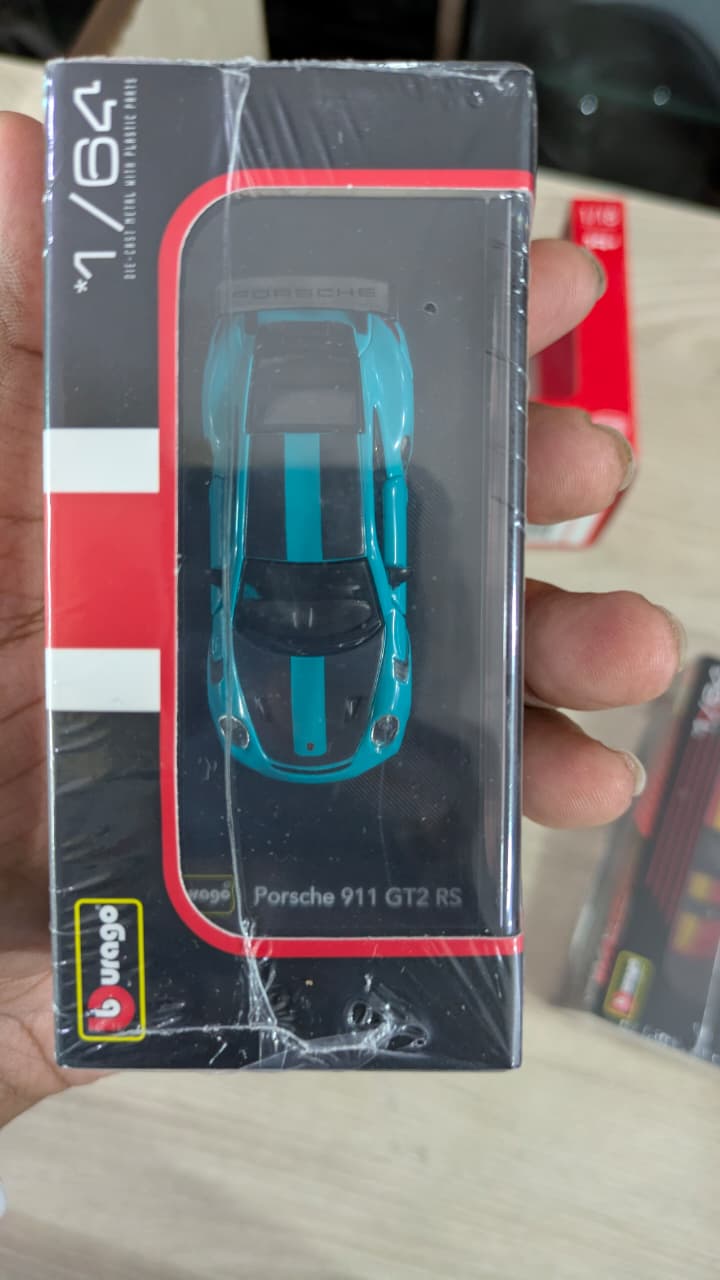 1:64 Porsche 911 GT2 RS Diecast car (acrylic box packing)