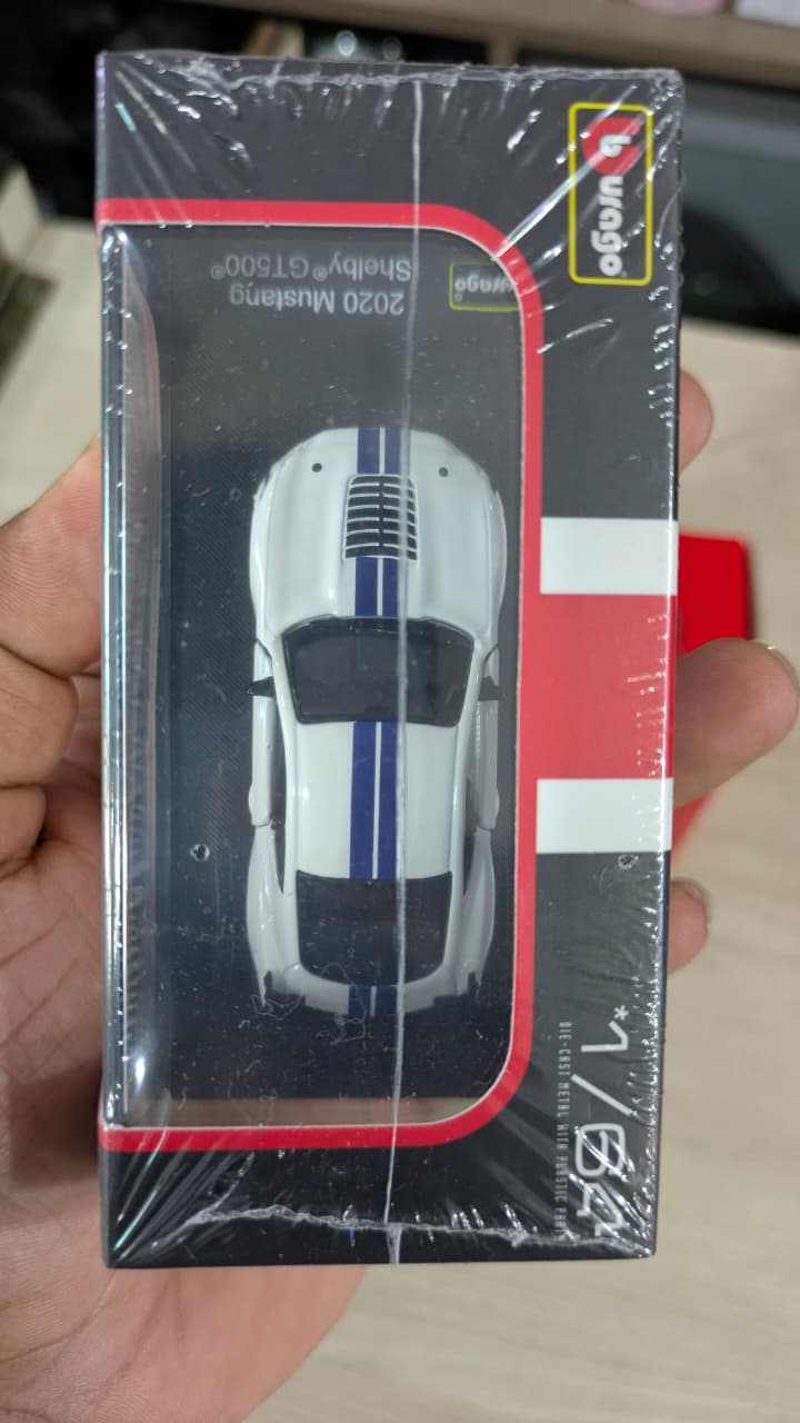 1:64 2020 Mustang Shelby GT500 Diecast car (acrylic box packing) white colour