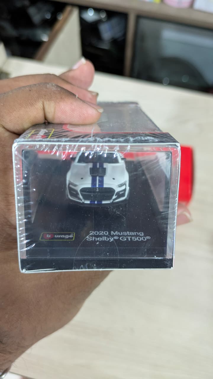 1:64 2020 Mustang Shelby GT500 Diecast car (acrylic box packing) white colour
