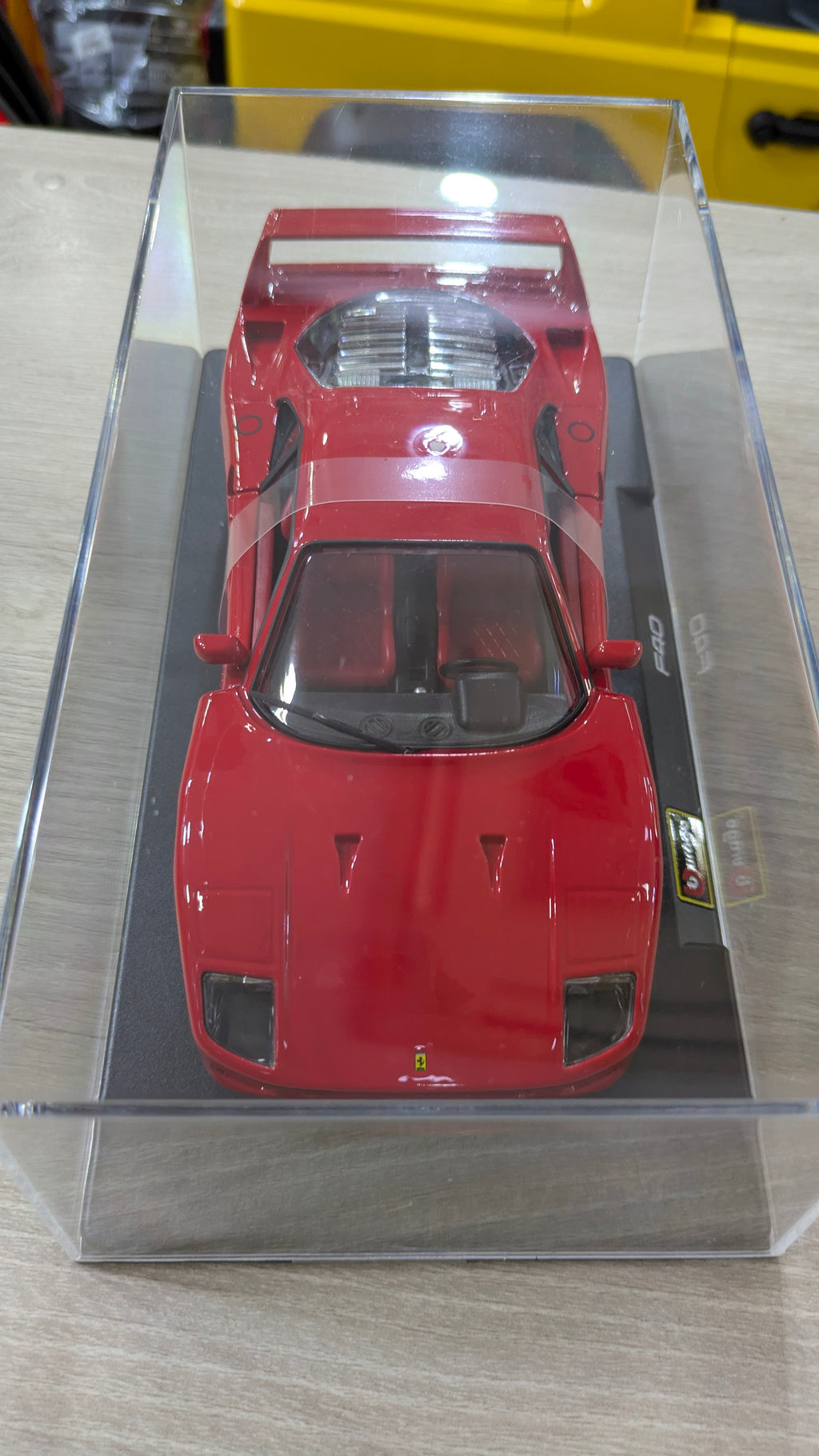 FERRARI F40 1:24 LICENSED DIECAST CAR bburago